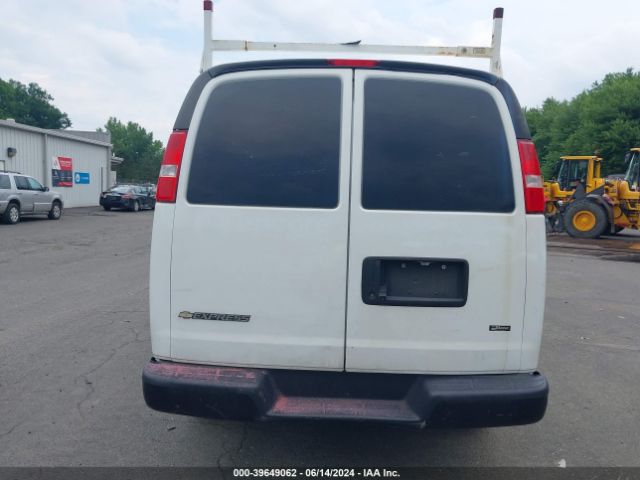1GCWGAFP9J1318971 Chevrolet Express 2500 Work Van