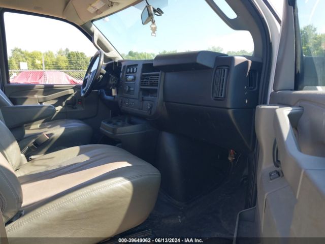 1GCWGAFP9J1318971 Chevrolet Express 2500 Work Van