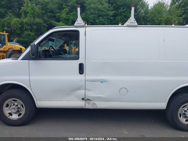 Chevrolet Express 2500 Work Van 2019 1GCWGAFP2K1253625 Image 15