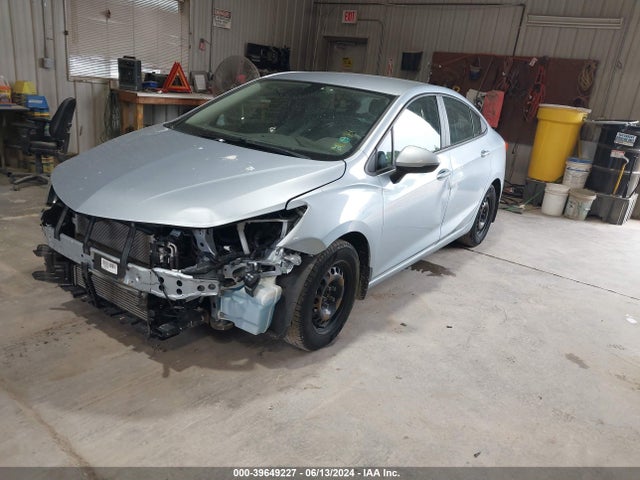 Chevrolet Cruze Ls Auto 2017 1G1BC5SM1H7201382 Image 2
