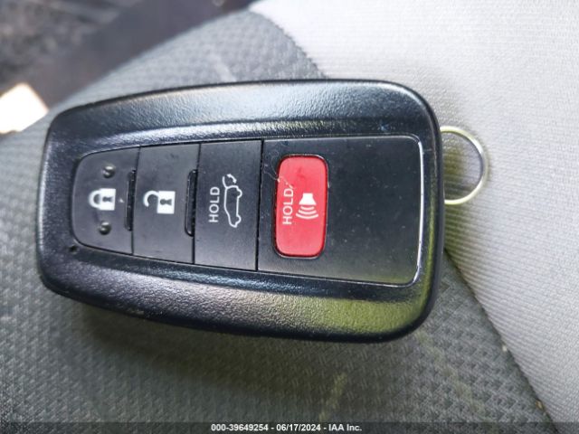 2T3P1RFV4MW207155 Toyota Rav4 Xle