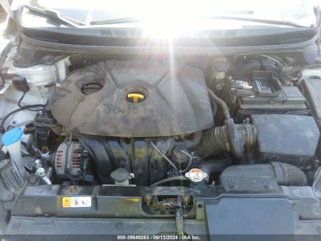 Hyundai Elantra Limited 2016 5NPDH4AE5GH676940 Image 10