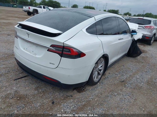 2017 TESLA MODEL X 5YJXCBE21HF037843 Photo 3