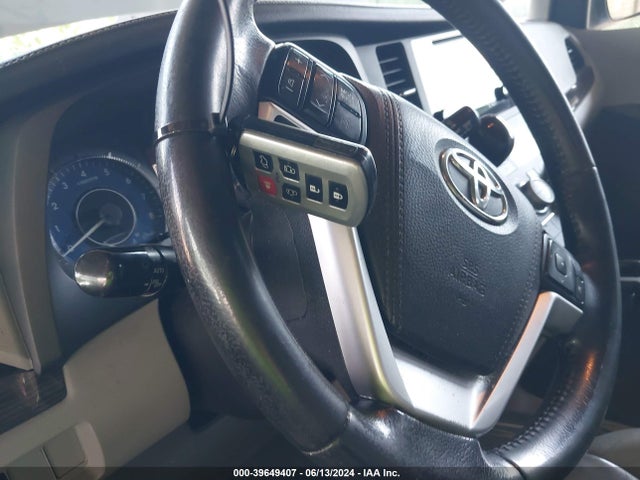 Toyota Sienna Xle 8 Passenger 2015 5TDYK3DC2FS649162 Image 11