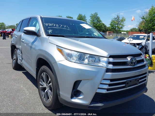Toyota Highlander Le 2018 5TDBZRFH5JS915294 головне зображення