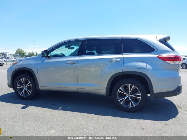 Toyota Highlander Le 2018 5TDBZRFH5JS915294 Image 14
