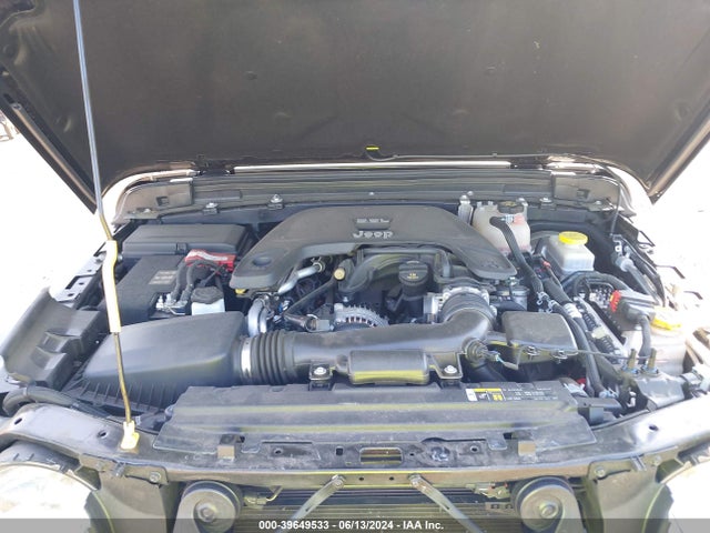 1C4HJXDG6JW273233 Jeep Wrangler Unlimited Sport S 4x4