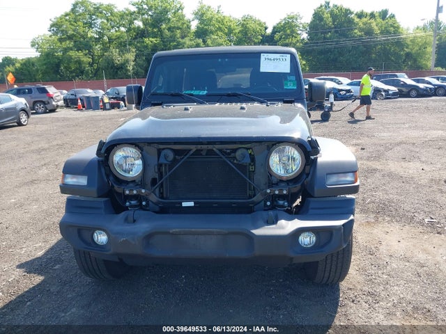 1C4HJXDG6JW273233 Jeep Wrangler Unlimited Sport S 4x4