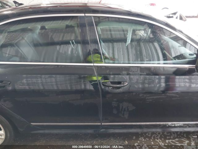 1VWBT7A35FC007483 Volkswagen Passat 1.8t Se