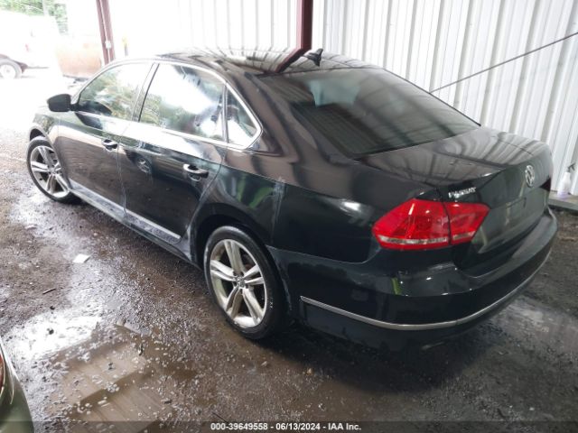 1VWBT7A35FC007483 Volkswagen Passat 1.8t Se