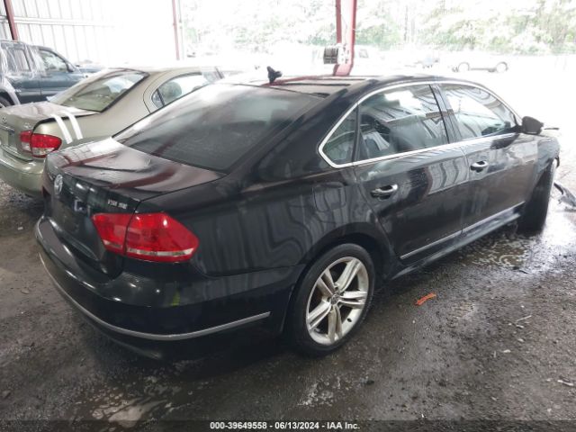 1VWBT7A35FC007483 Volkswagen Passat 1.8t Se