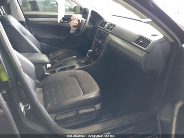 1VWBT7A35FC007483 Volkswagen Passat 1.8t Se