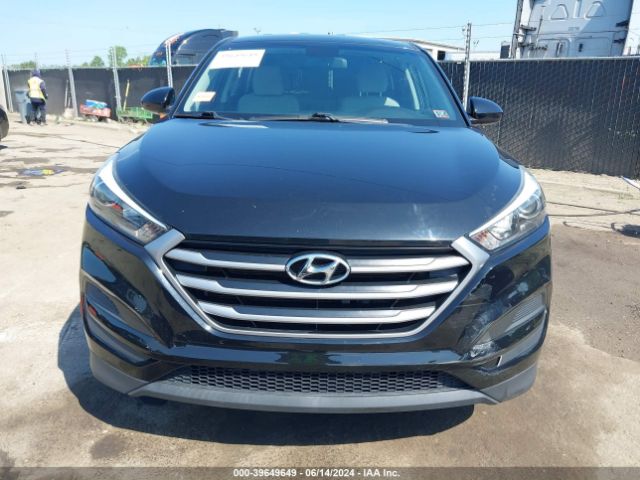 KM8J2CA49JU766493 Hyundai TUCSON SE