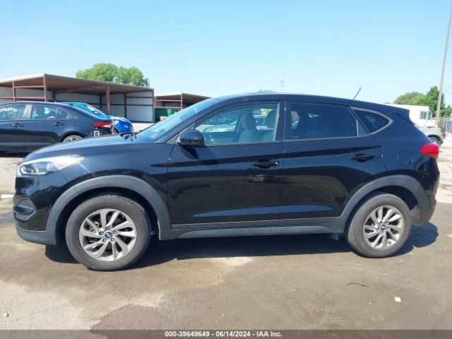 KM8J2CA49JU766493 Hyundai TUCSON SE