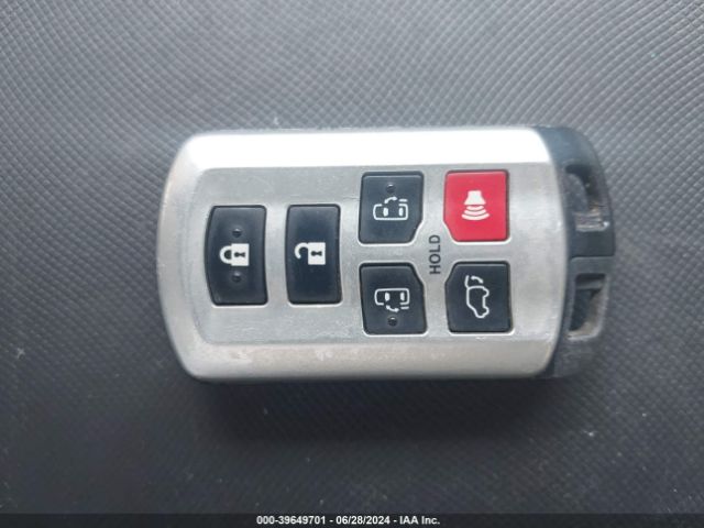 5TDYK3DCXES464257 Toyota Sienna Xle V6 8 Passenger