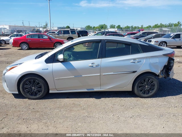 Toyota Prius Two Eco 2017 JTDKARFU6H3542718 Image 14
