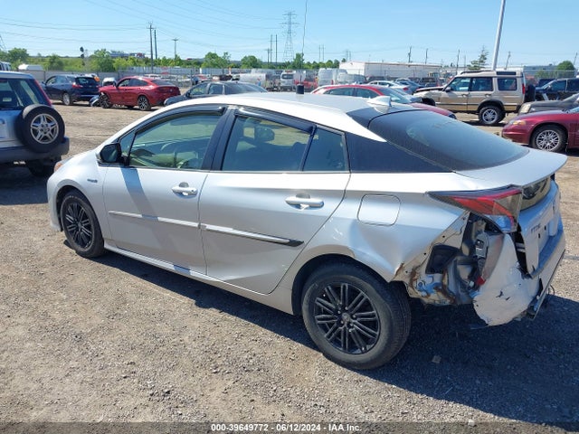 Toyota Prius Two Eco 2017 JTDKARFU6H3542718 Image 3