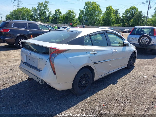 Toyota Prius Two Eco 2017 JTDKARFU6H3542718 Image 4