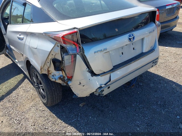 Toyota Prius Two Eco 2017 JTDKARFU6H3542718 Image 6