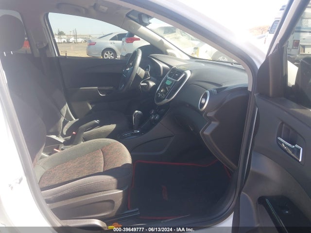 Chevrolet Sonic Lt Auto 2018 1G1JD5SG1J4106847 Image 5