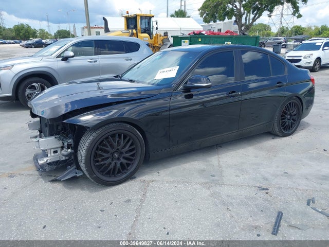 BMW 320i 2018 WBA8A9C50JAH13388 Image 2
