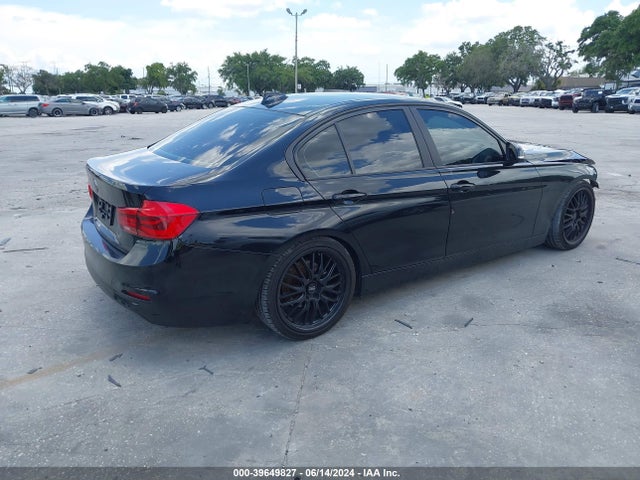 BMW 320i 2018 WBA8A9C50JAH13388 Image 4