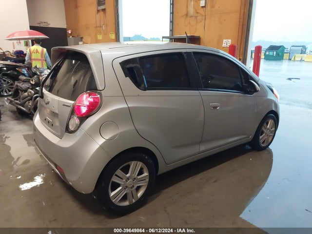Chevrolet Spark 1lt Cvt 2015 KL8CD6S9XFC793906 Image 4