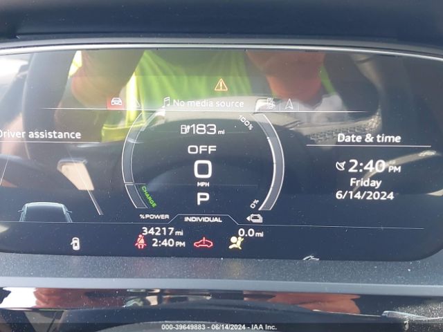 WA1AAAGE9NB037899 Audi E-tron Premium Quattro