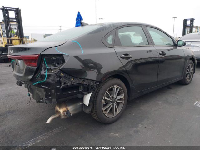 3KPF24ADXRE747560 KIA Forte Lxs