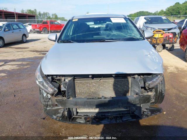 KMHH35LE5JU057976 Hyundai ELANTRA GT