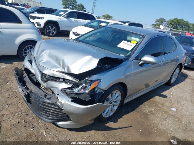 Toyota CAMRY LE 2019 4T1B11HK9KU261877 Image 2
