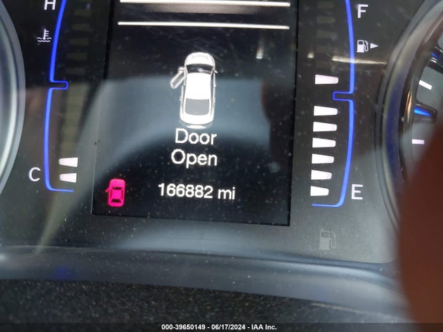 1C3CCCBB0GN175855 Chrysler 200 S