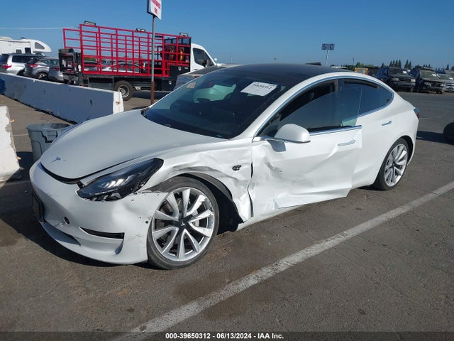 Tesla Model 3 Long Range Dual Motor All-wheel Drive 2020 5YJ3E1EB6LF667594 Image 2