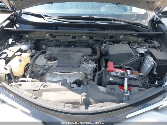 Toyota RAV4 LE 2018 JTMBFREV1JJ231548 Image 10