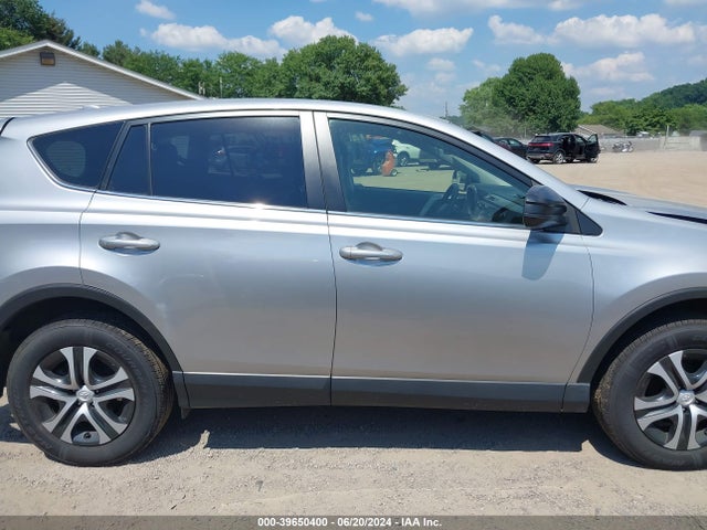Toyota RAV4 LE 2018 JTMBFREV1JJ231548 Image 14