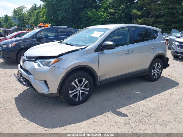 Toyota RAV4 LE 2018 JTMBFREV1JJ231548 Image 2