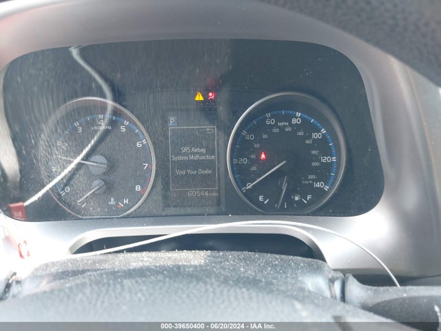 Toyota RAV4 LE 2018 JTMBFREV1JJ231548 Image 7