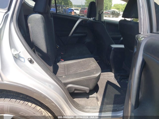 Toyota RAV4 LE 2018 JTMBFREV1JJ231548 Image 8