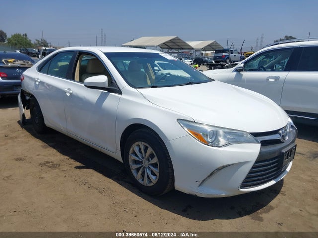 Toyota CAMRY LE 2016 4T4BF1FK2GR557017 Image 1