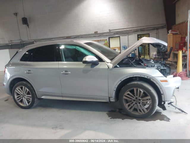 WA1CNAFY8J2017579 Audi Q5 2.0t Premium/2.0t Tech Premium