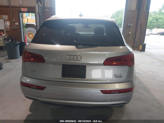 WA1CNAFY8J2017579 Audi Q5 2.0t Premium/2.0t Tech Premium