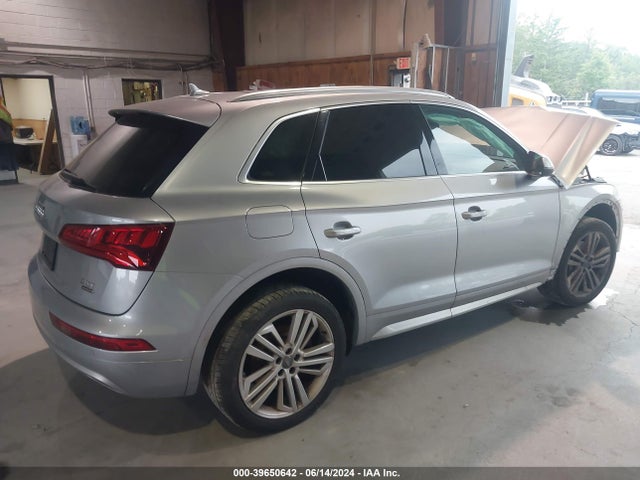 WA1CNAFY8J2017579 Audi Q5 2.0t Premium/2.0t Tech Premium