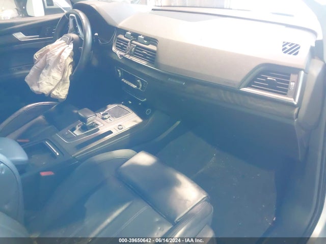 WA1CNAFY8J2017579 Audi Q5 2.0t Premium/2.0t Tech Premium