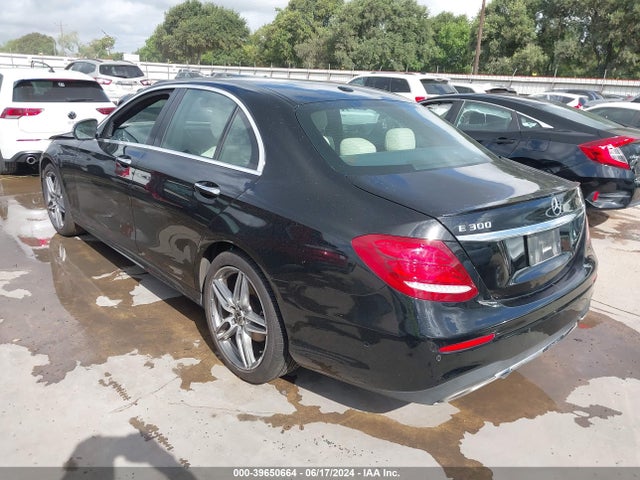 Mercedes-Benz E 300 2018 WDDZF4JBXJA363632 Image 3