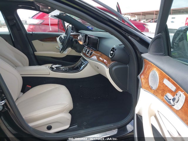 Mercedes-Benz E 300 2018 WDDZF4JBXJA363632 Image 5