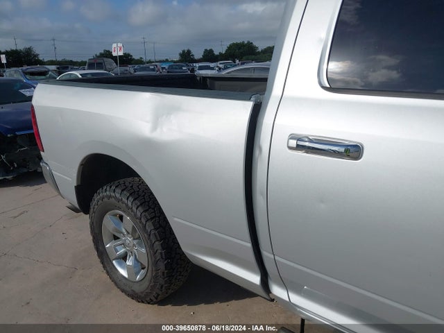 1C6RR7GG9JS315899 RAM 1500 Slt Quad Cab 4x4 6'4 Box