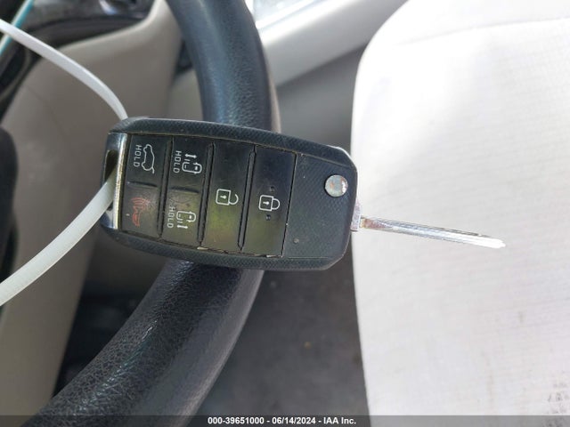 KIA SEDONA LX 2016 KNDMB5C16G6132247 Image 11