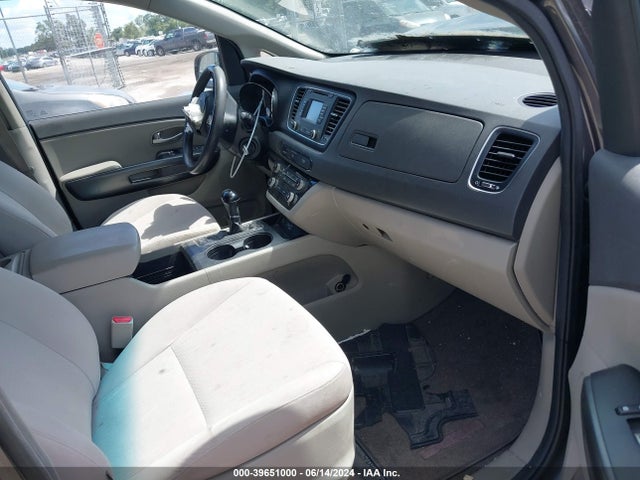 KIA SEDONA LX 2016 KNDMB5C16G6132247 Image 5