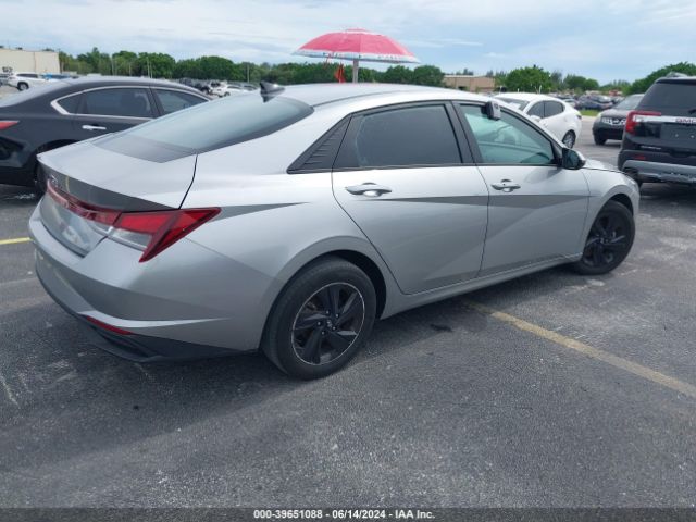 5NPLM4AG2MH009425 Hyundai ELANTRA SEL