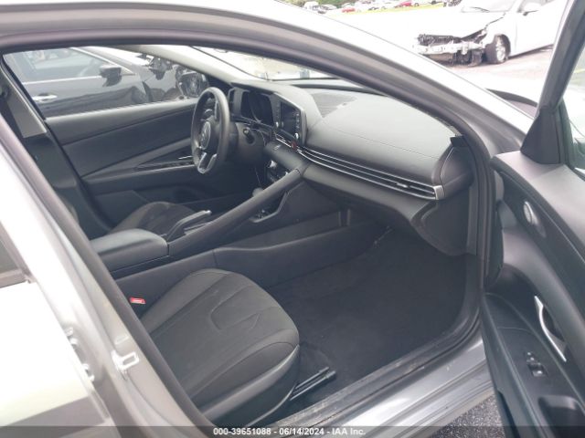 5NPLM4AG2MH009425 Hyundai ELANTRA SEL